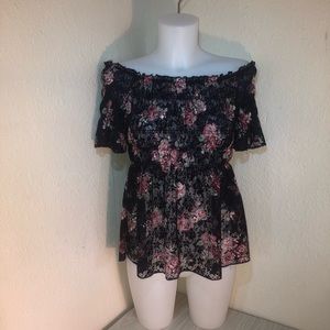 RUE21 FLORAL BLOUSE 🌺